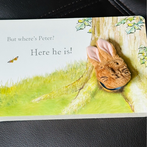 Peter Rabbit 🐰 Finger Puppet Book Baby Board Book - Picture 3 of 7
